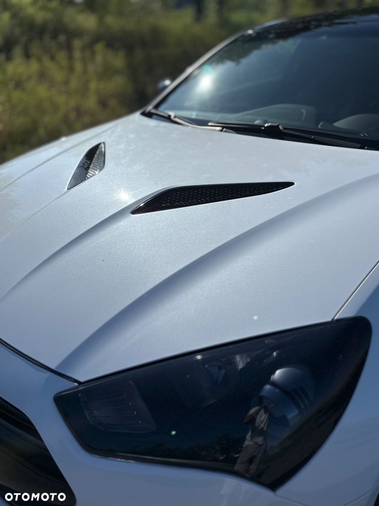 Hyundai Genesis Coupe 3.8 V6 Executive - 22