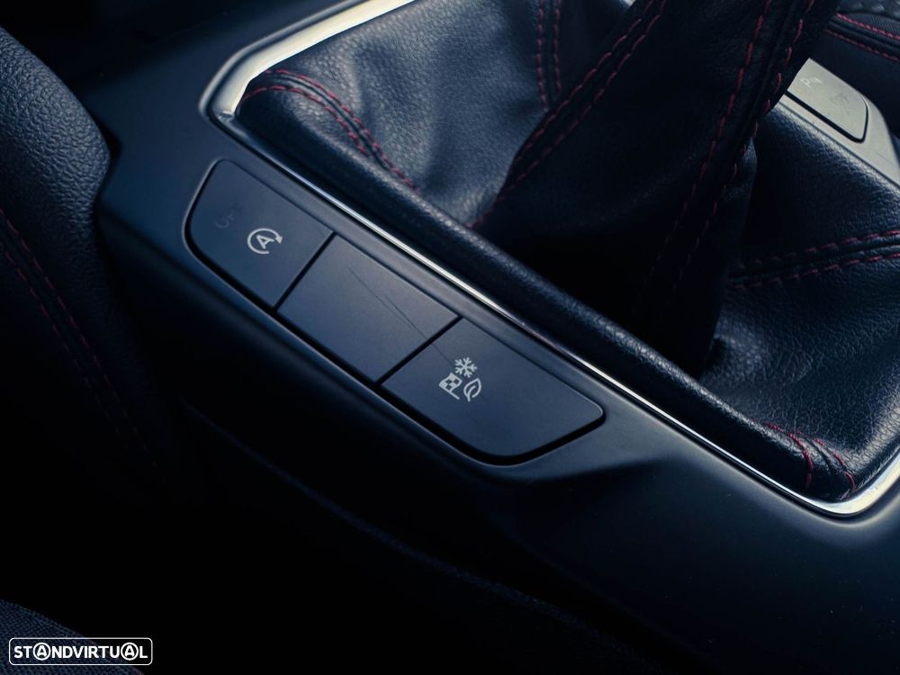 Ford Kuga 1.5 EcoBoost ST-Line - 17