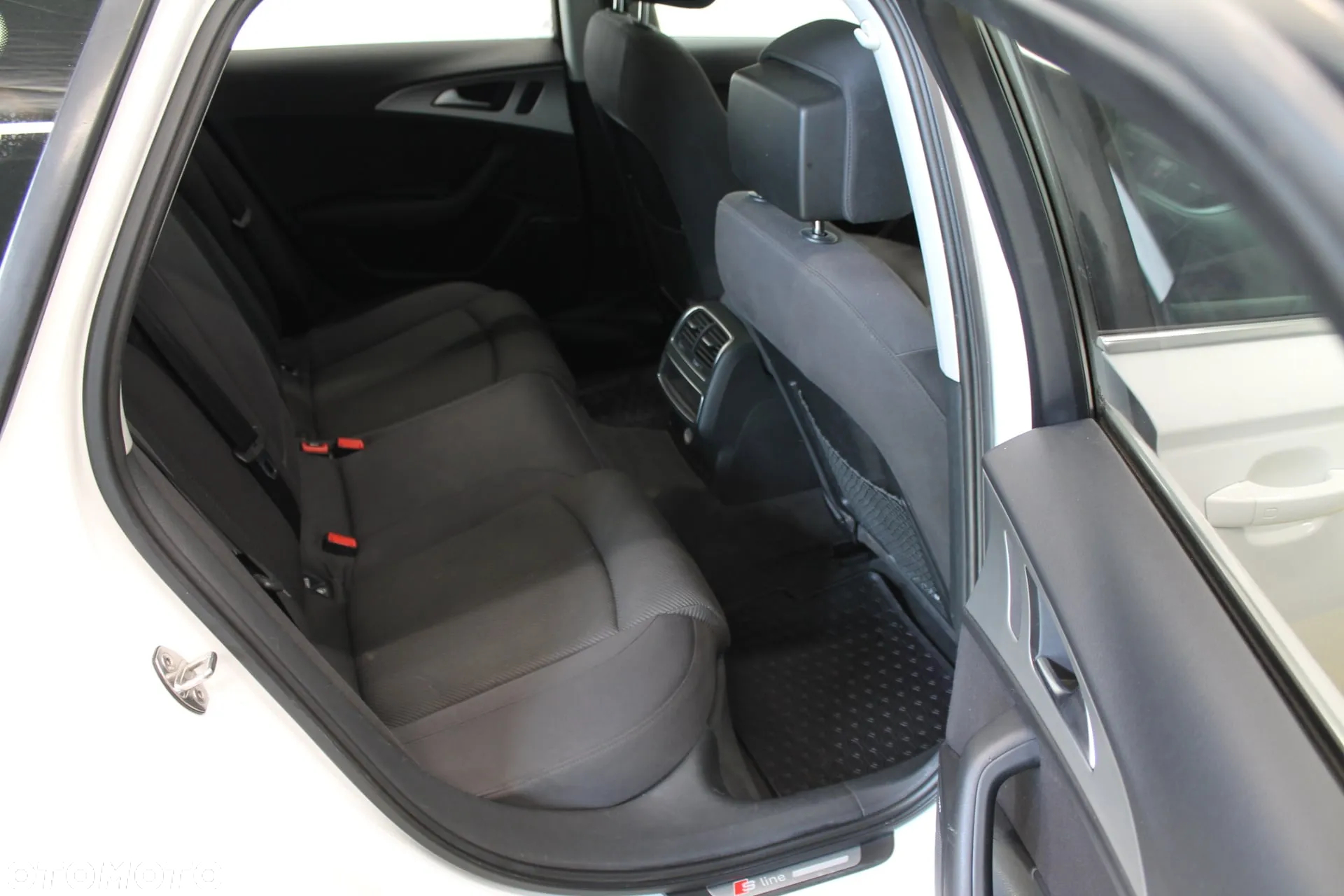 Audi A6 2.0 TDI ultra S tronic - 12