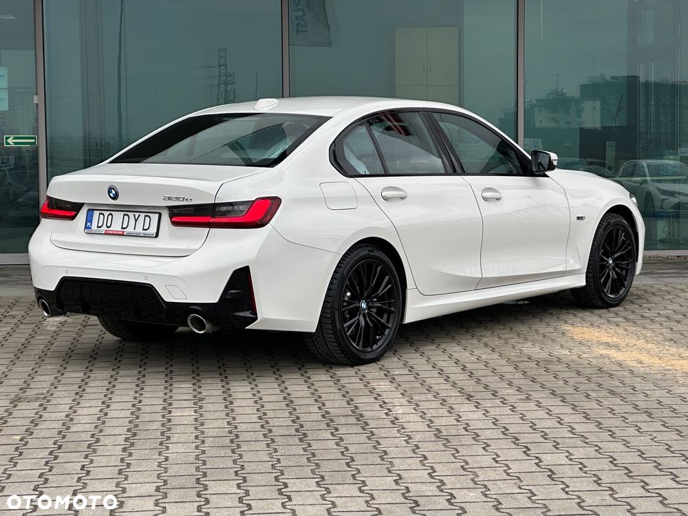 BMW Seria 3 320e M Sport - 8