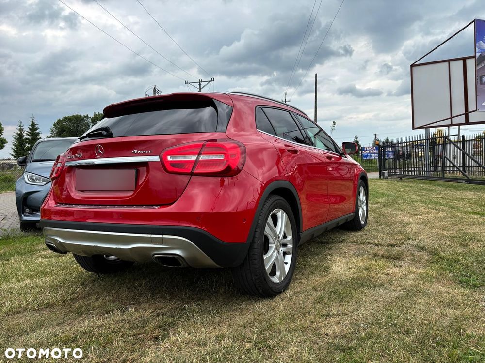 Mercedes-Benz GLA 250 4-Matic - 6