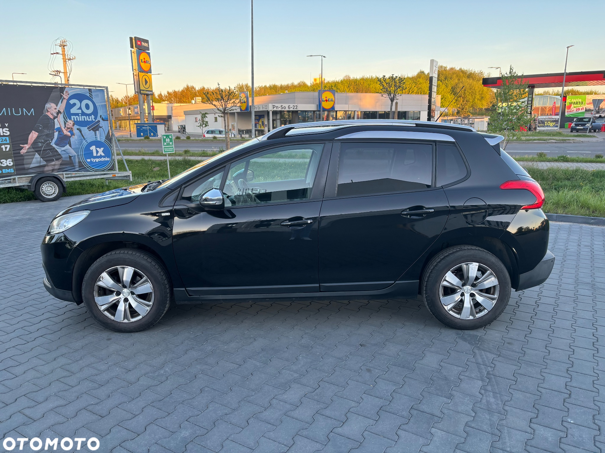 Peugeot 2008 1.2 Pure Tech Style S&S - 2