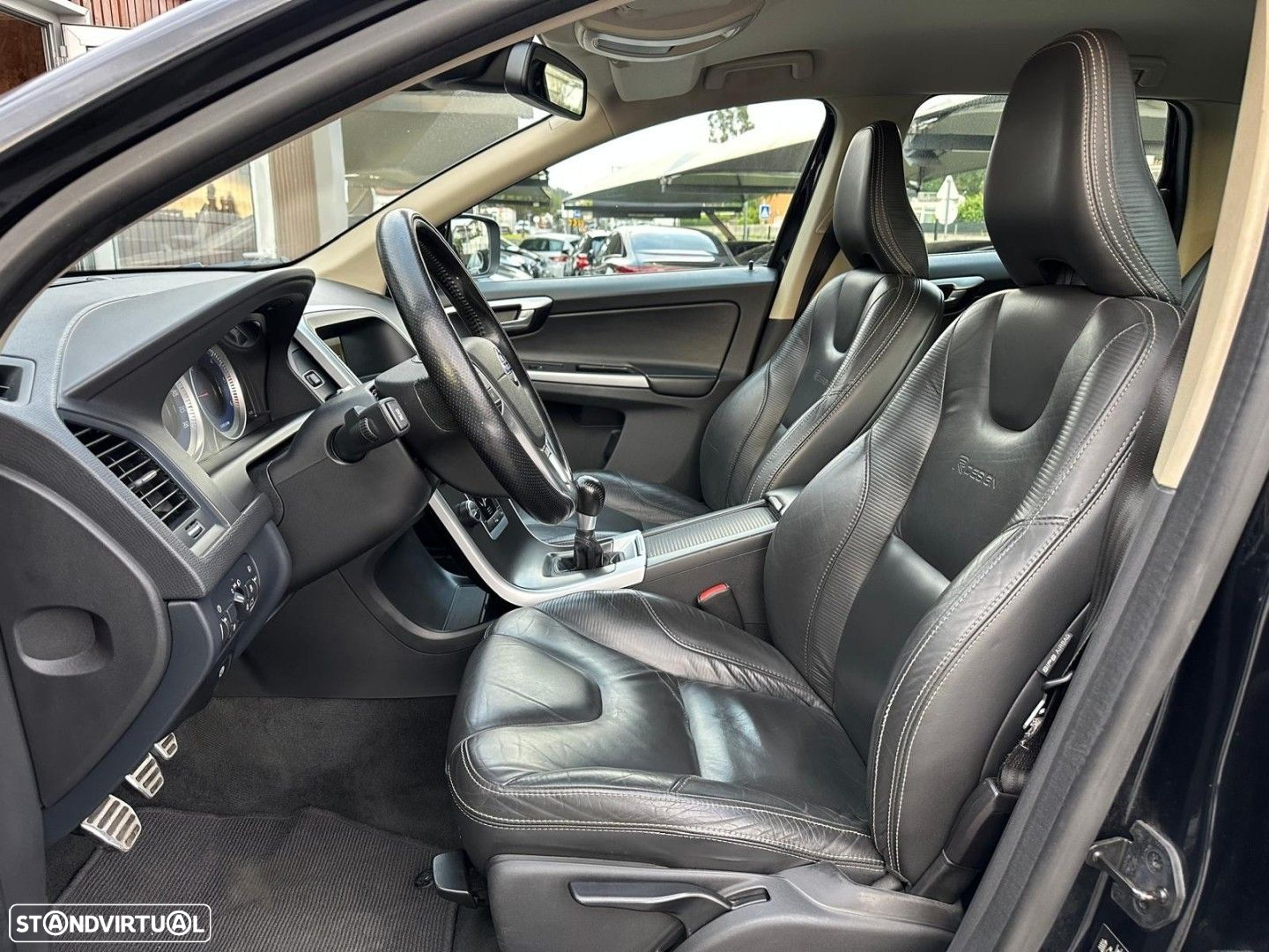 Volvo XC 60 2.0 D3 Drive R-Design - 10