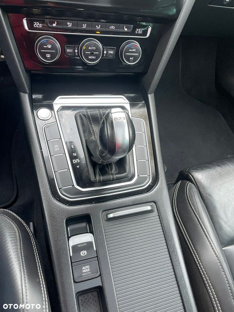 Volkswagen Passat - 14