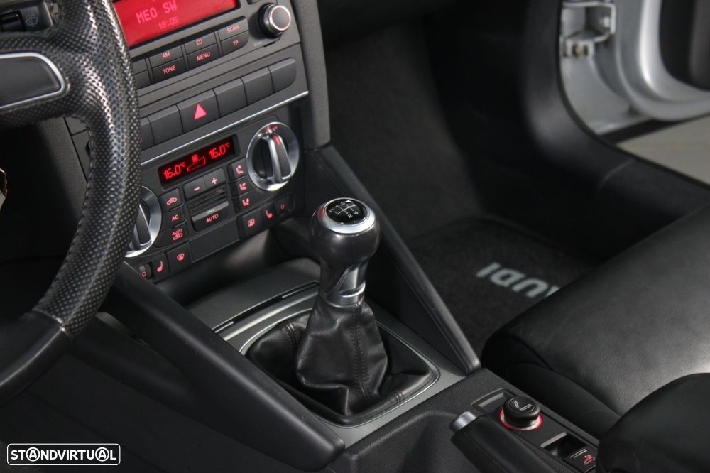 Audi A3 Cabrio 1.6 TDi Attraction - 28