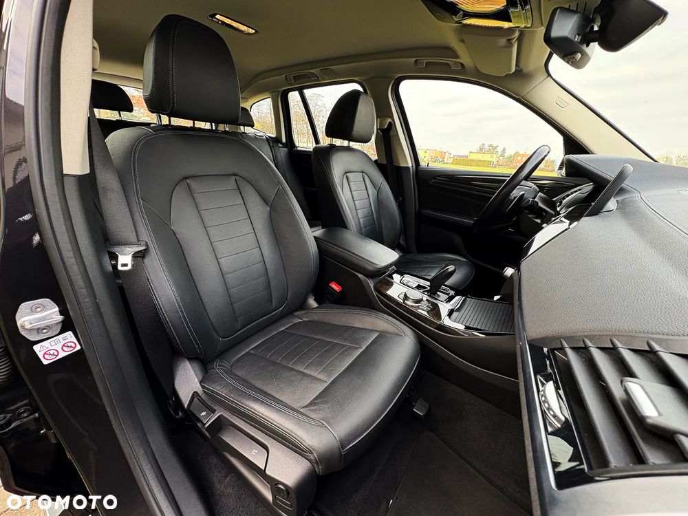 BMW X3 xDrive20d Luxury Line - 29