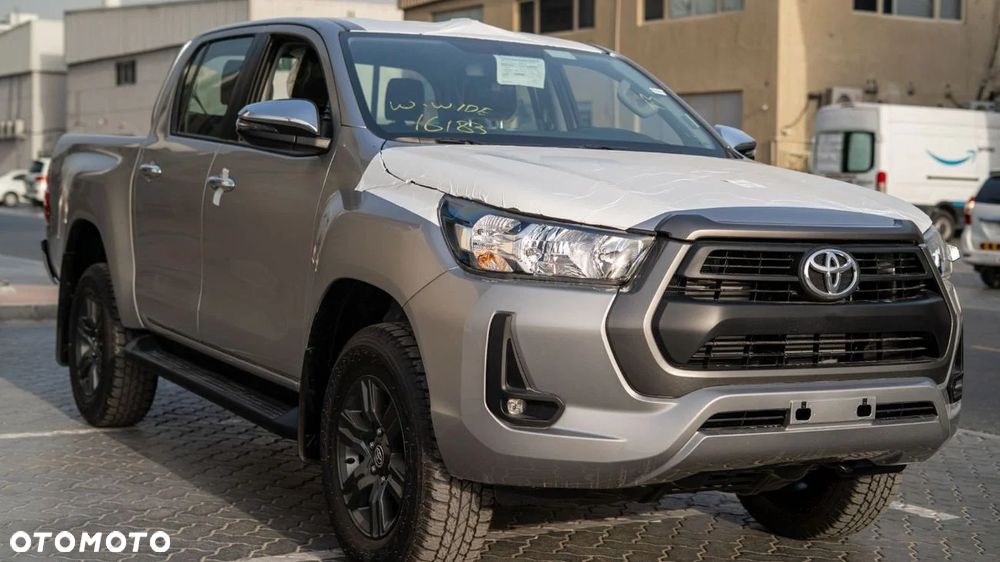 Toyota Hilux - 1