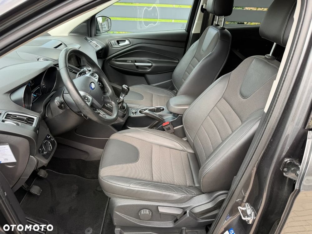 Ford Kuga 1.5 EcoBoost 2x4 Titanium - 12