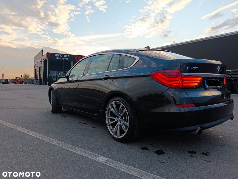 BMW 5GT - 4