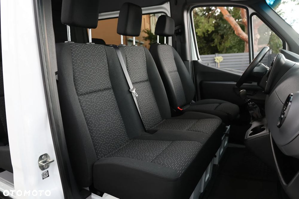 Mercedes-Benz Sprinter - 28