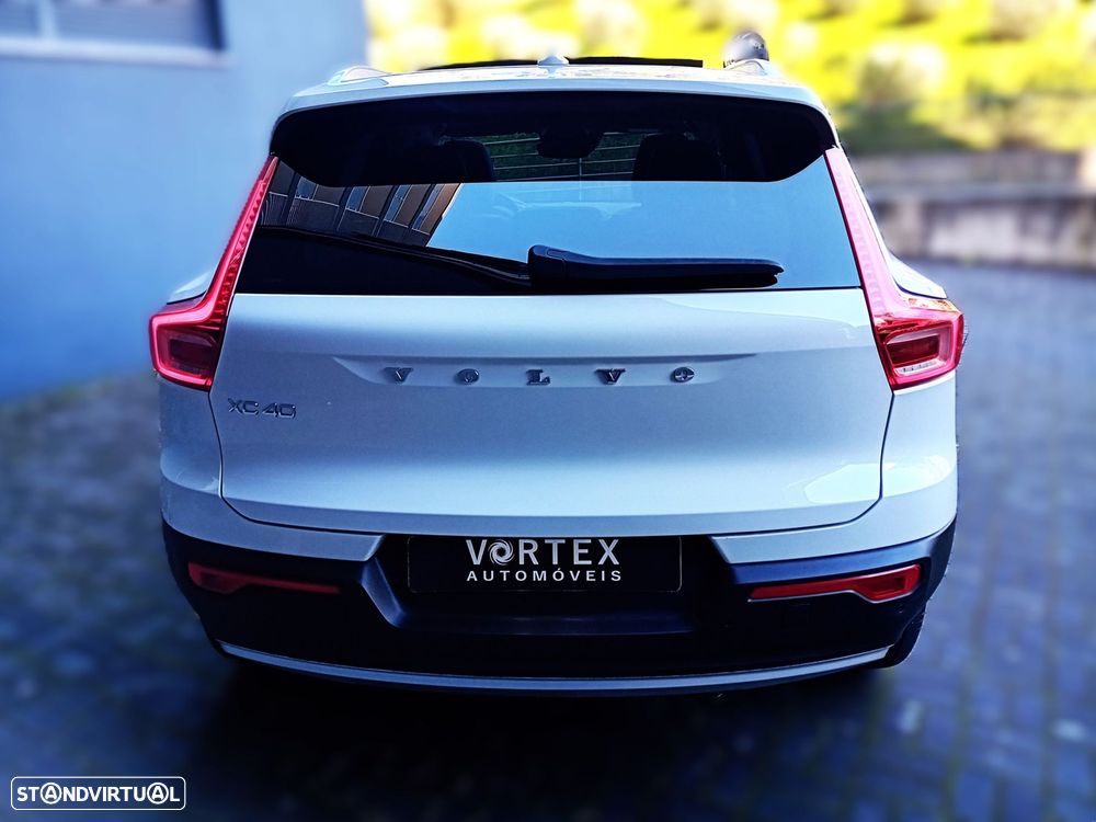 Volvo XC 40 1.5 T3 Momentum Tech Edition - 6