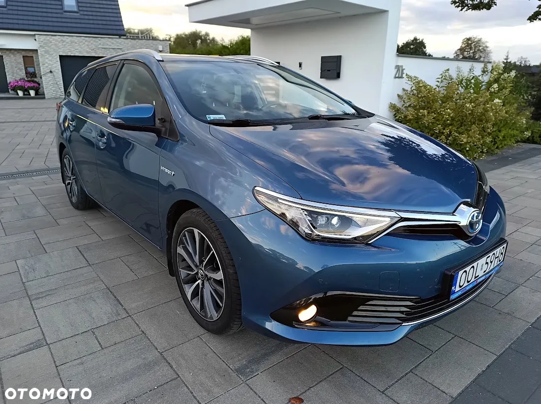 Toyota Auris Hybrid 135 Premium - 4