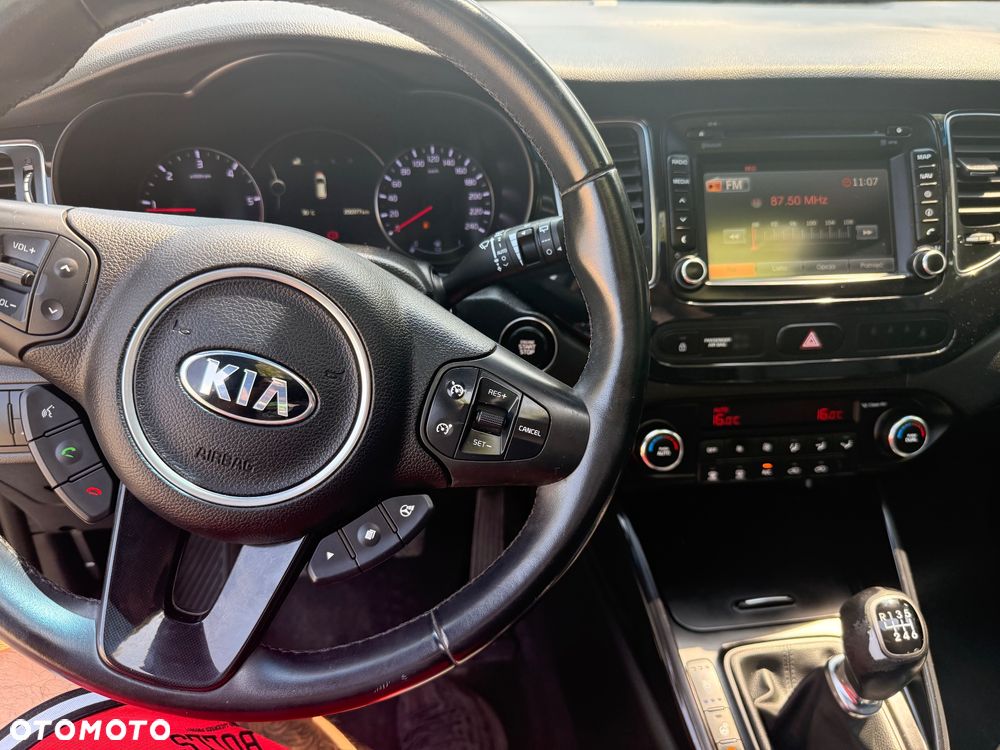 Kia Carens - 13