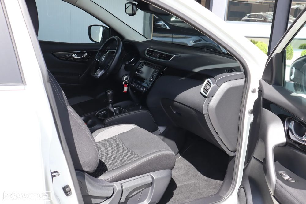 Nissan Qashqai 1.5 dCi N-Connecta PS - 11
