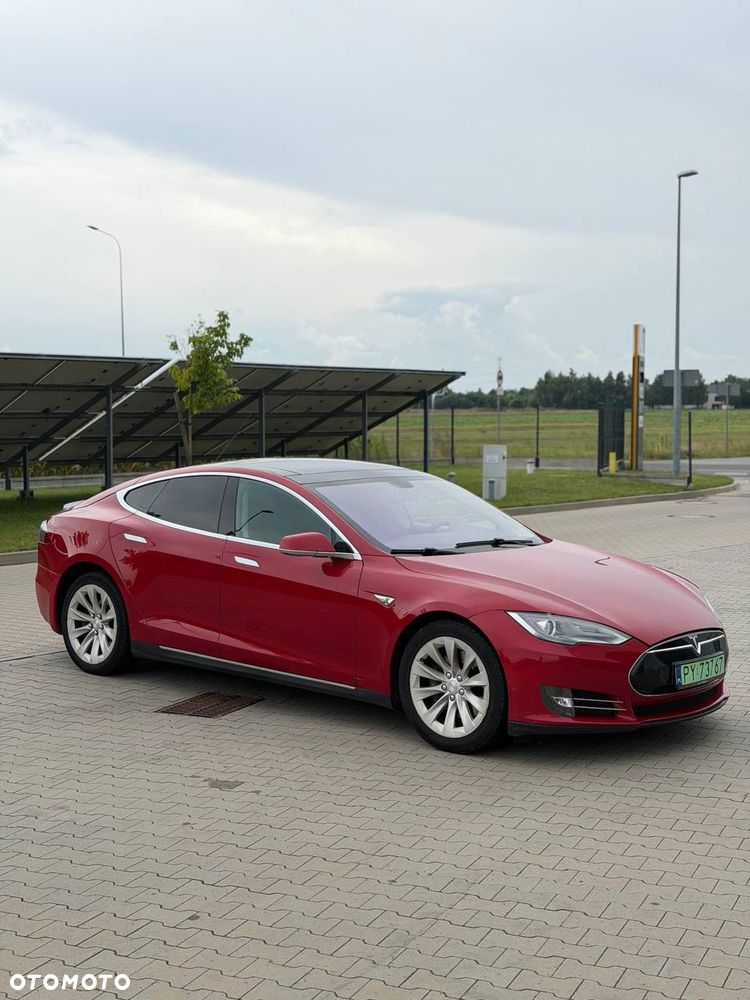 Tesla Model S - 3