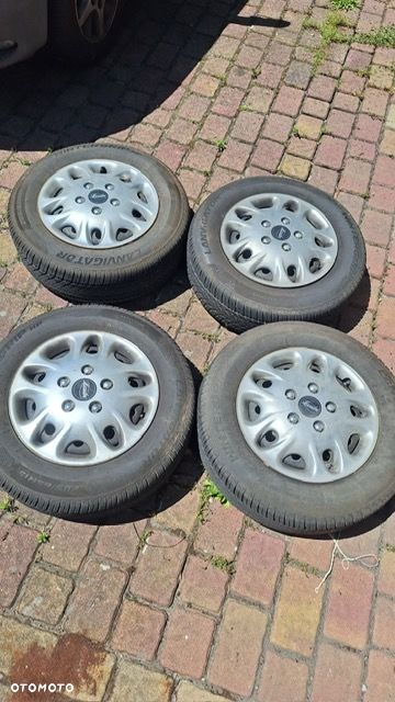 Chrysler Voyager LE 2.5L TD - 6