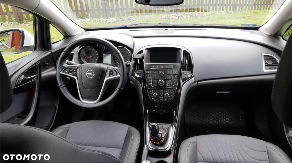 Opel Astra 1.4 Turbo Cosmo - 12