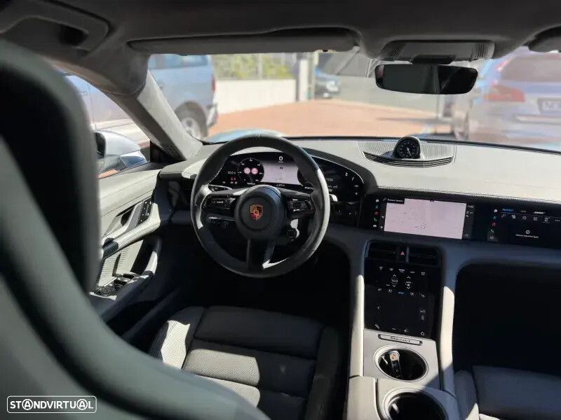 Porsche Taycan Turbo - 9