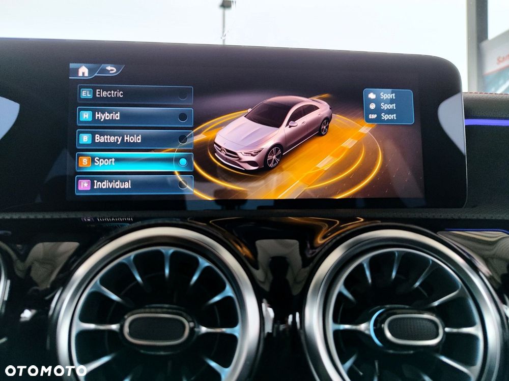 Mercedes-Benz CLA - 24