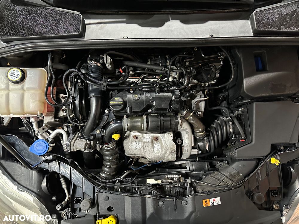 FORD Focus 2011 — imagine 10