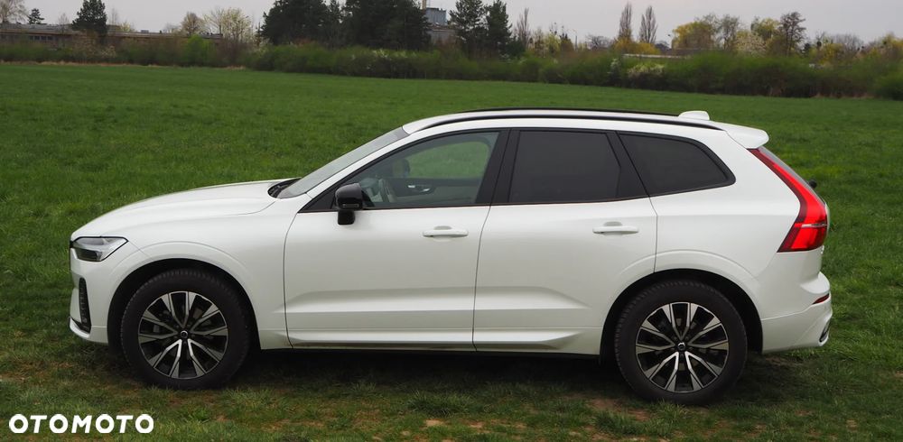 Volvo XC 60 B5 B AWD Plus Dark - 2