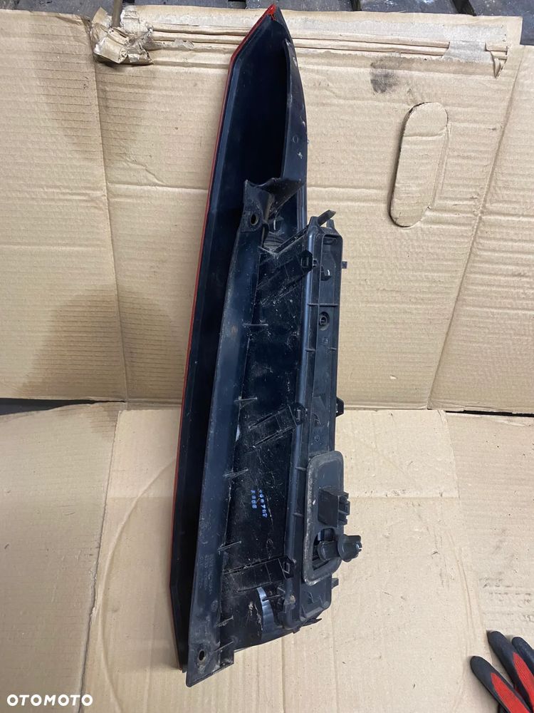 LAMPA TYLNA LEWA FORD FIESTA V 2S6113A603B - 4