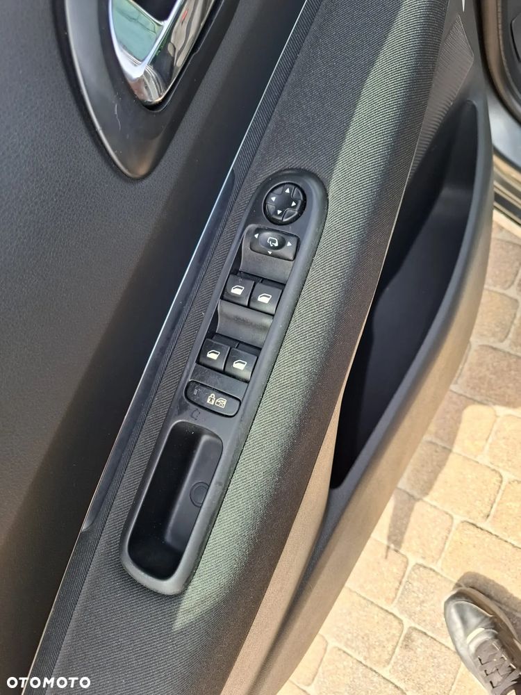 Peugeot 3008 1.6 HDi Premium - 25