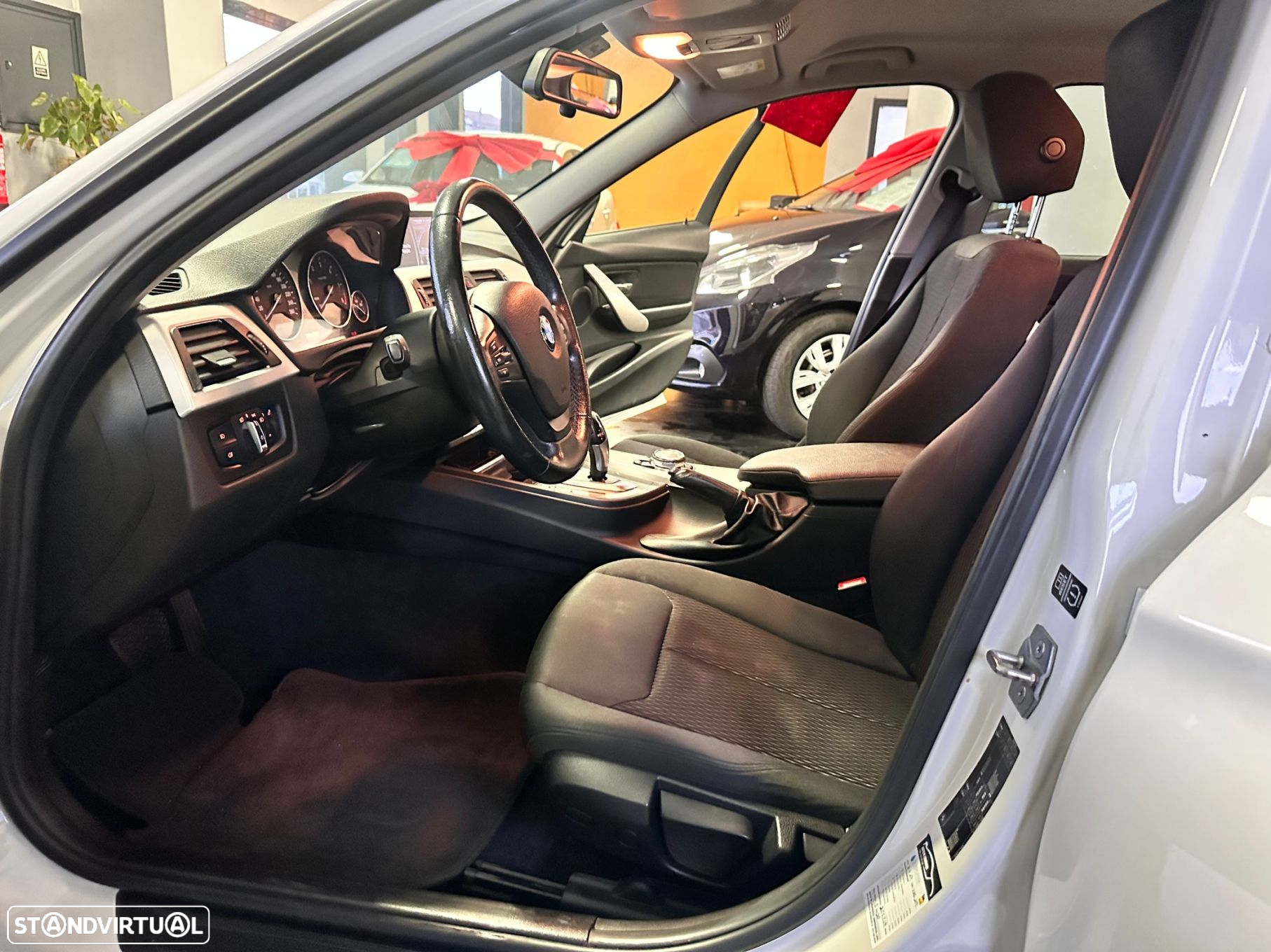 BMW 320 d Touring Auto Exclusive - 21