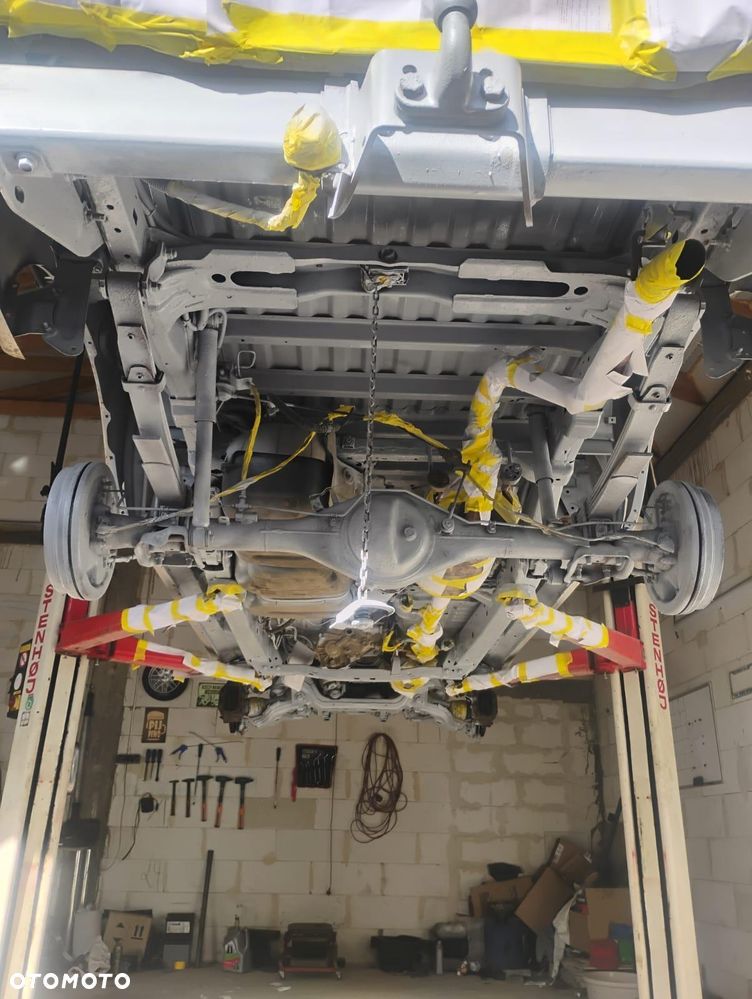 Toyota Hilux 2.5 D-4D DLX - 38