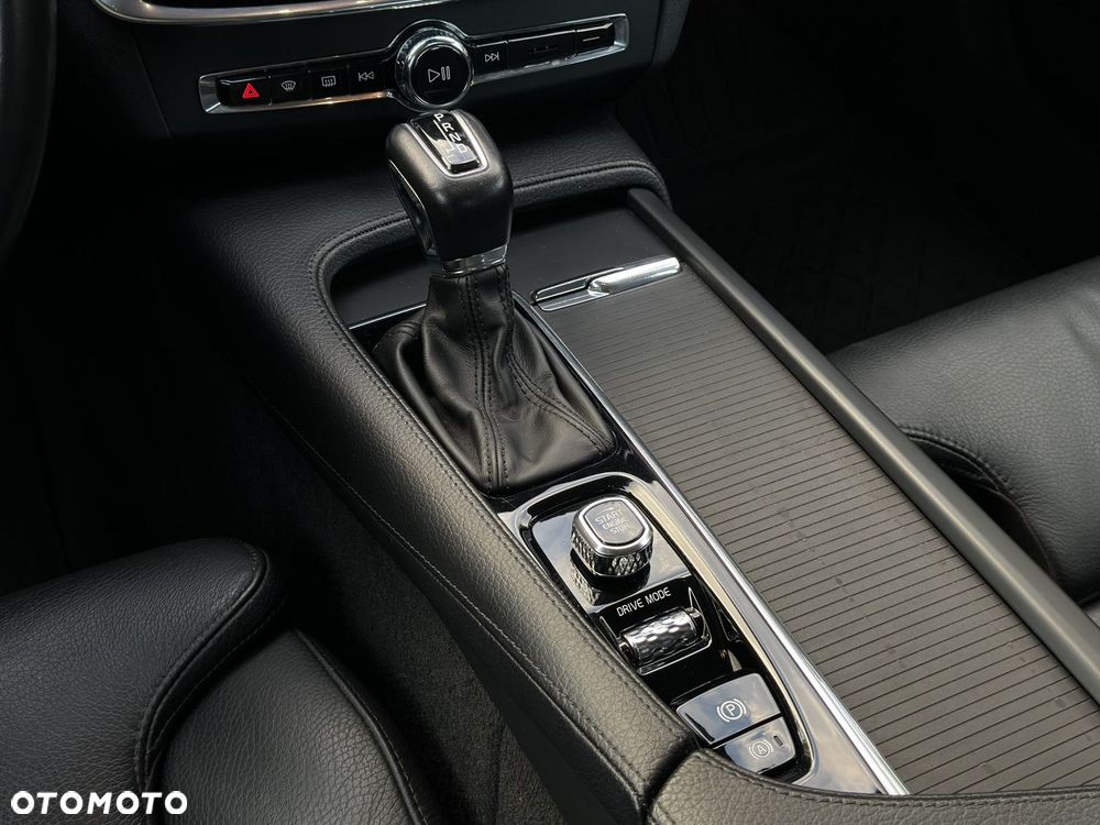Volvo S90 - 17