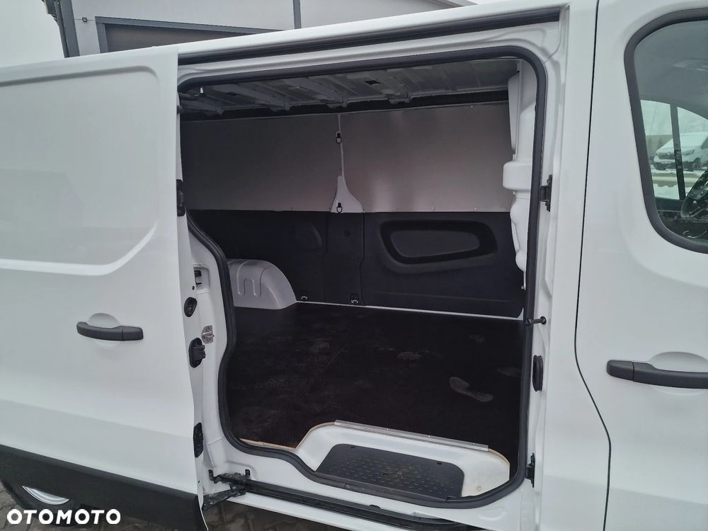 Nissan TRAFIC PRIMASTAR  NV300 - 8