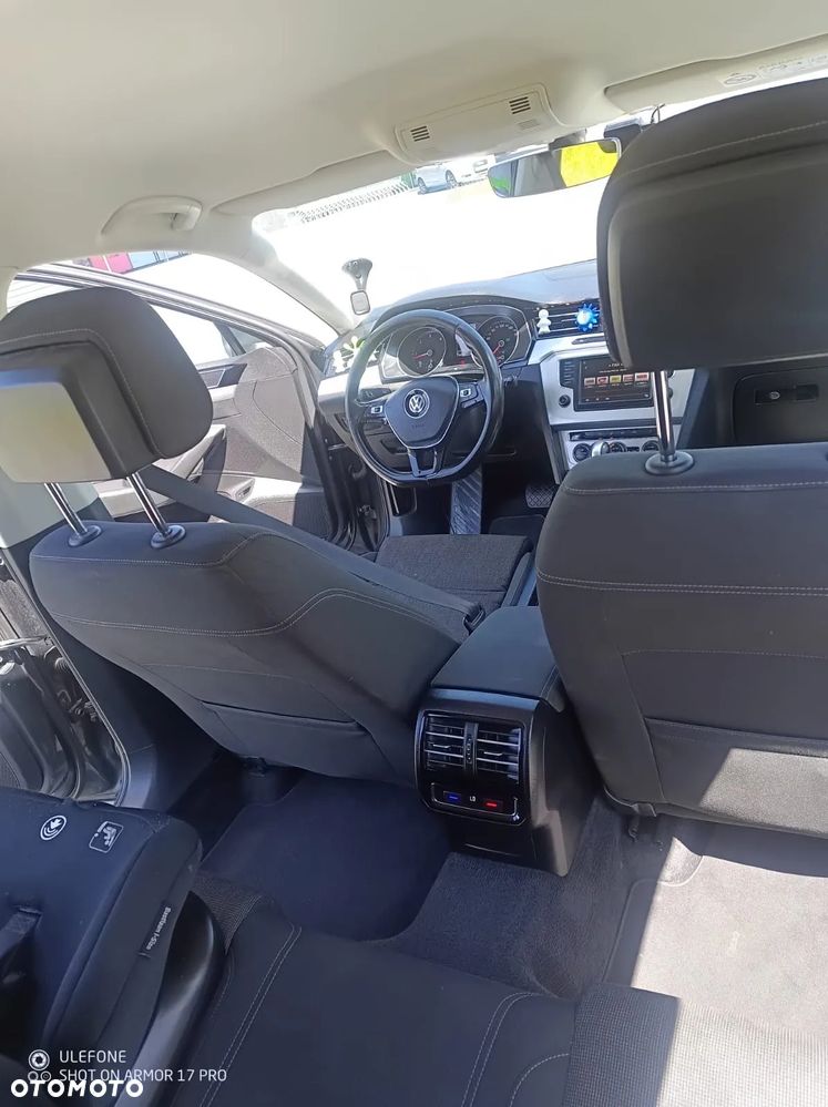Volkswagen Passat - 16