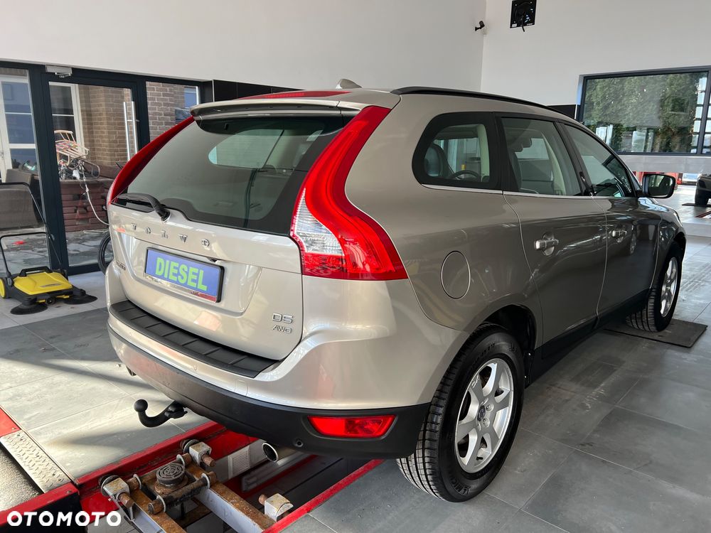 Volvo XC 60 D5 AWD RDesign - 8