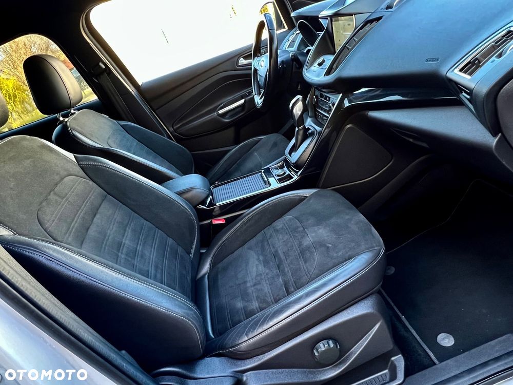 Ford Kuga 2.0 TDCi 4x4 ST-Line - 36