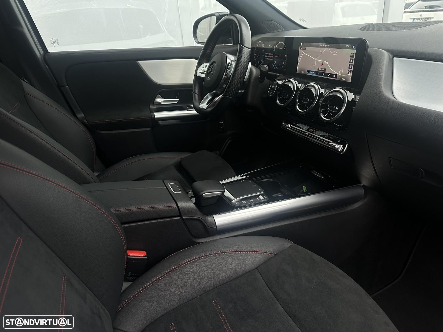 Mercedes-Benz GLA 180 d AMG Line - 12