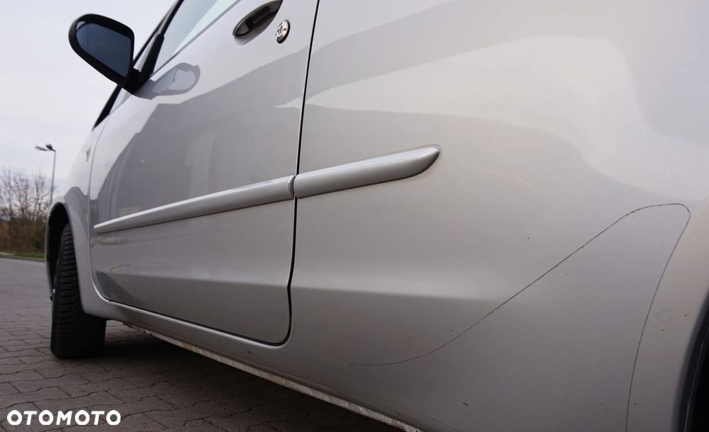 Mitsubishi Colt - 14