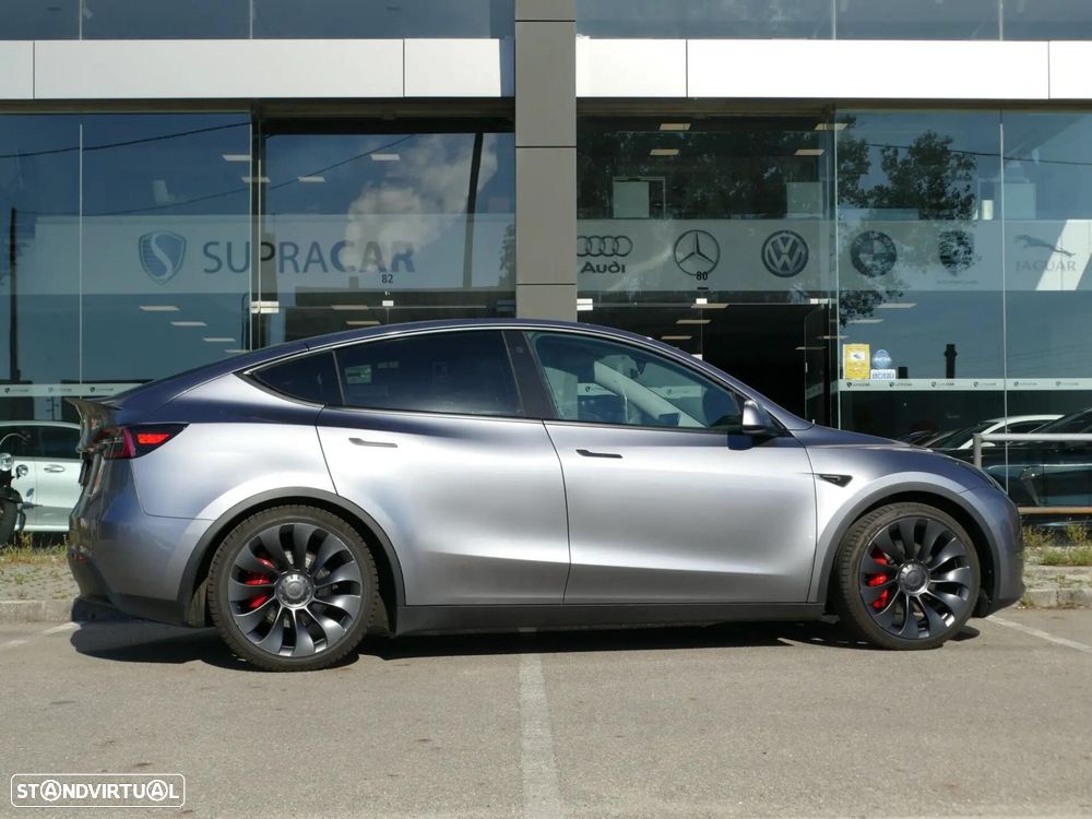 Tesla Model Y Performance Tração Integral - 18