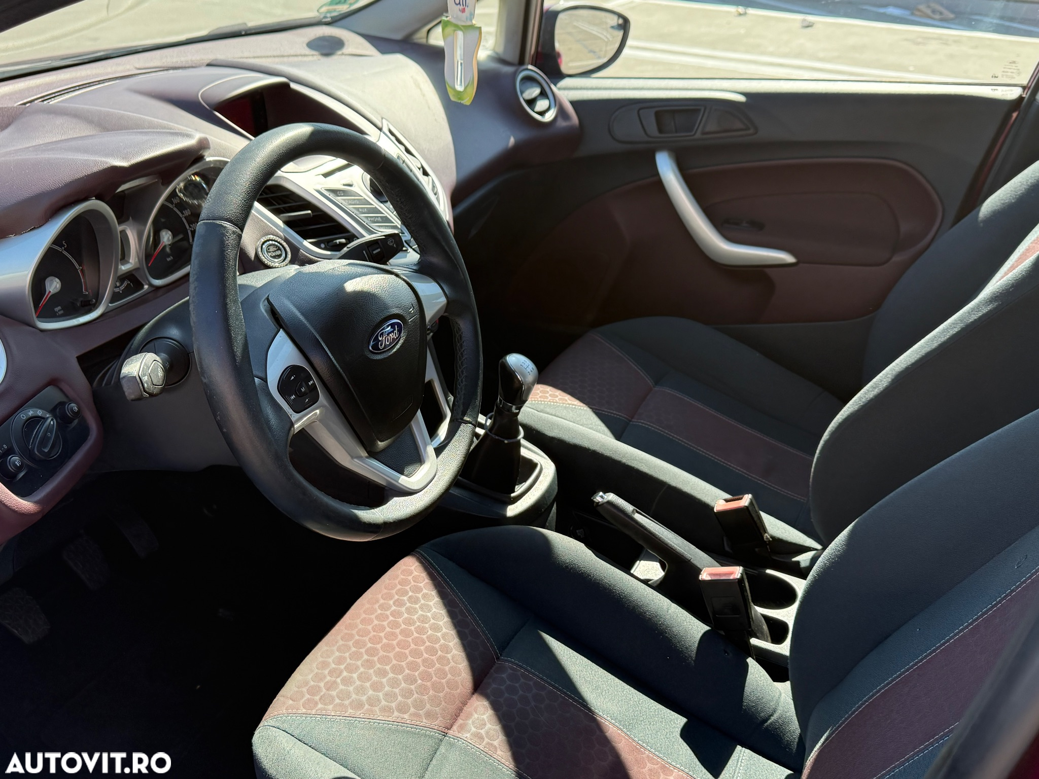 Ford Fiesta 1.25i Titanium - 13