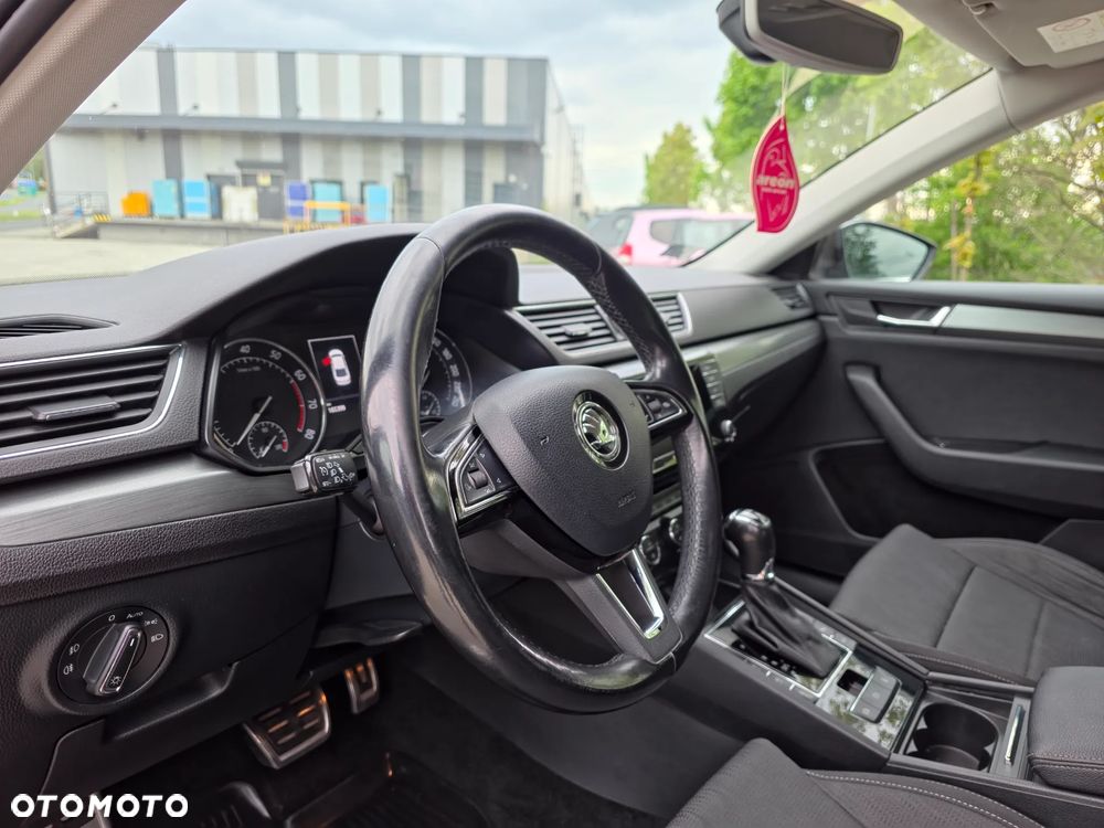 Skoda Superb 2.0 TSI Ambition DSG - 35