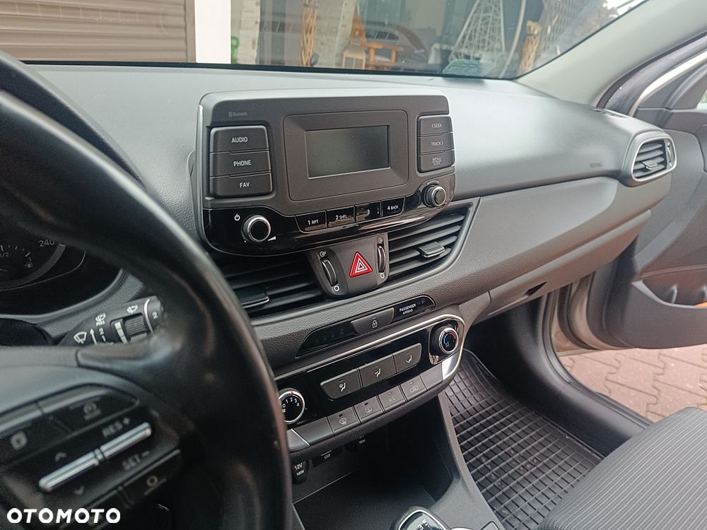 Hyundai i30 1.4 Premiere Comfort - 18