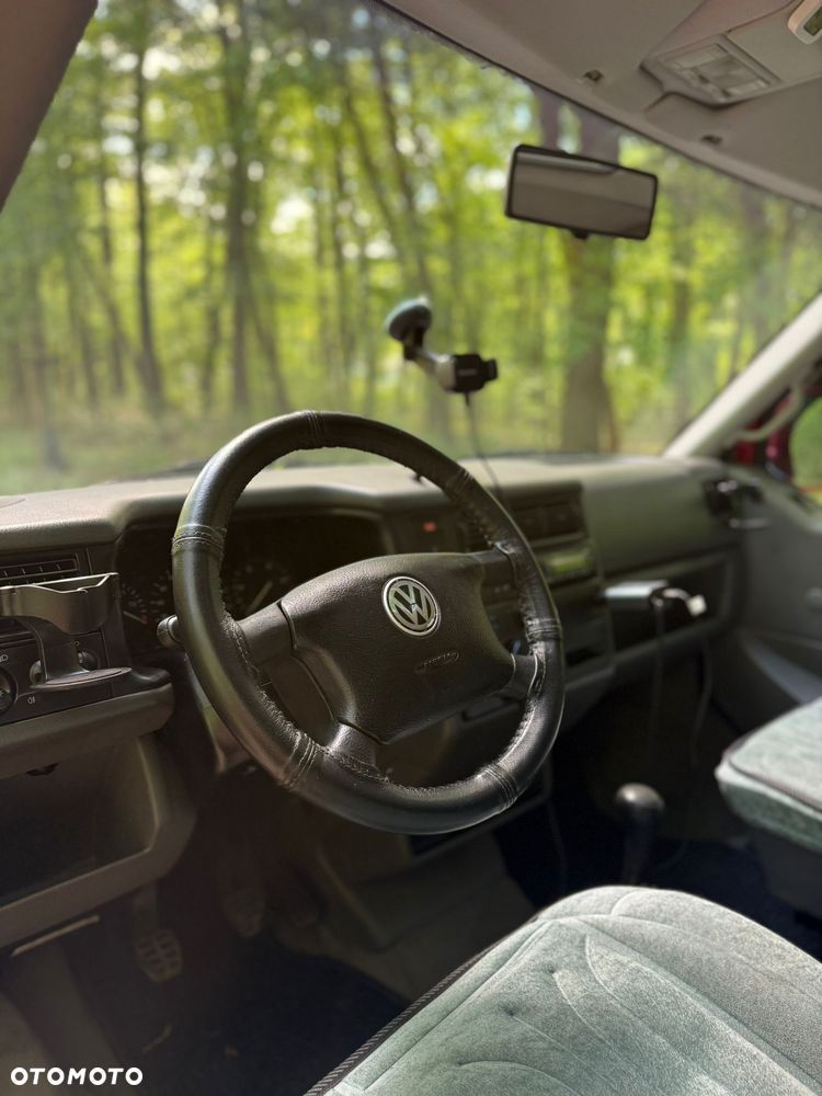 Volkswagen Multivan - 10