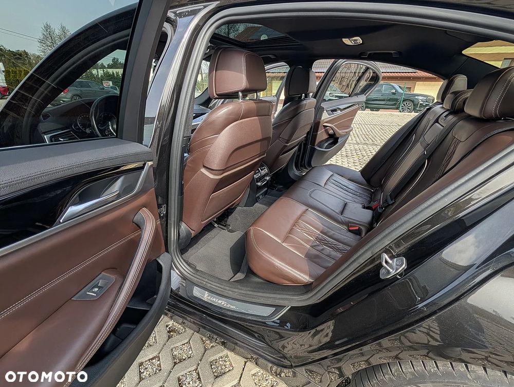 BMW Seria 5 530i Luxury Line - 25