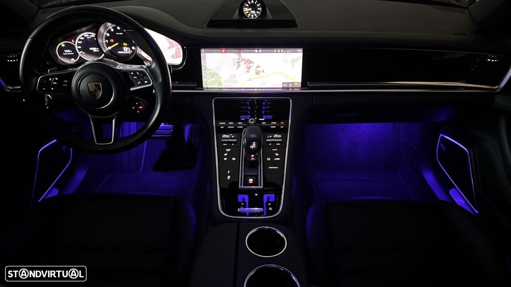 Porsche Panamera 4 E-Hybrid Platinum Edition - 35