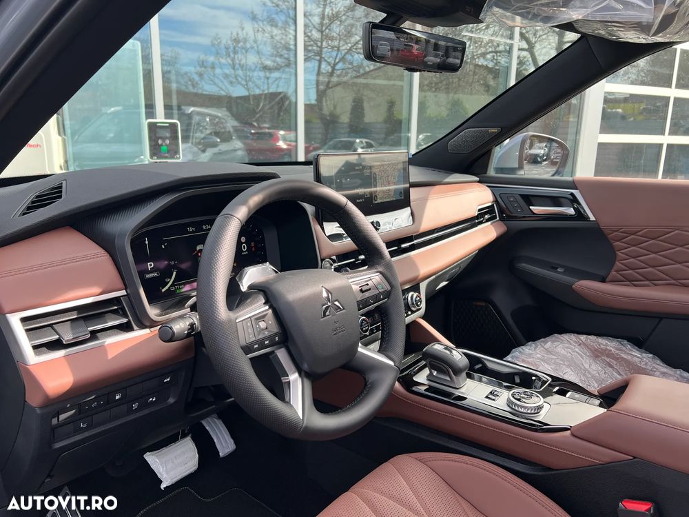 Mitsubishi Outlander 2.4 L 4X4 PHEV Instyle Ultimate - 6