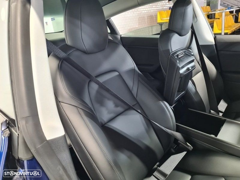 Tesla Model 3 - 12