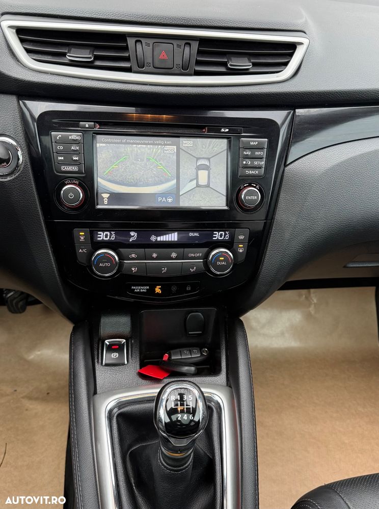 Nissan Qashqai 1.5 DCI TEKNA+ - 8