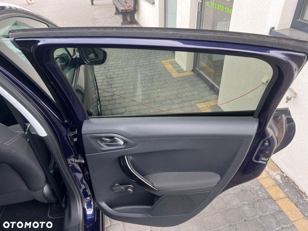 Peugeot 208 PureTech 100 Active Pack - 22