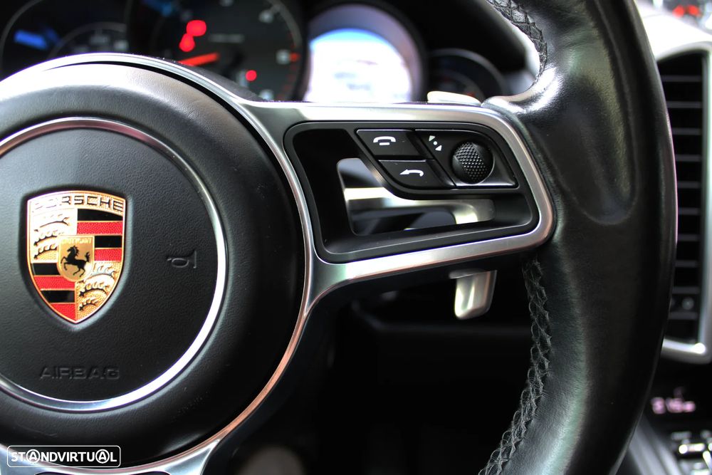 Porsche Cayenne Platinum Edition - 37