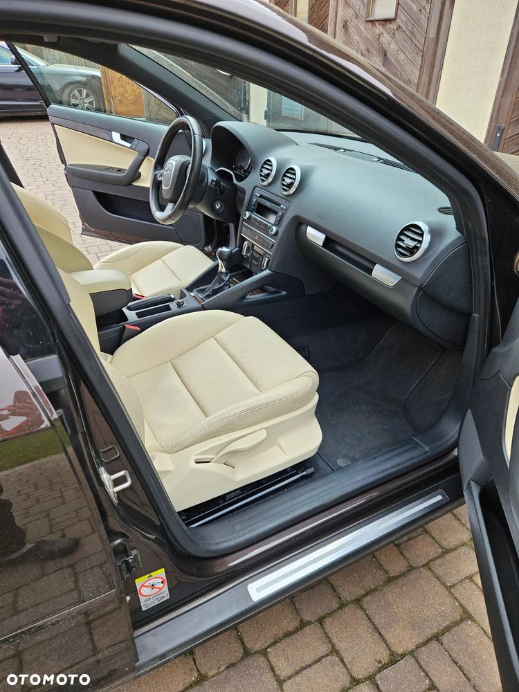 Audi A3 Sportback 2.0 TDI quattro Ambiente - 16