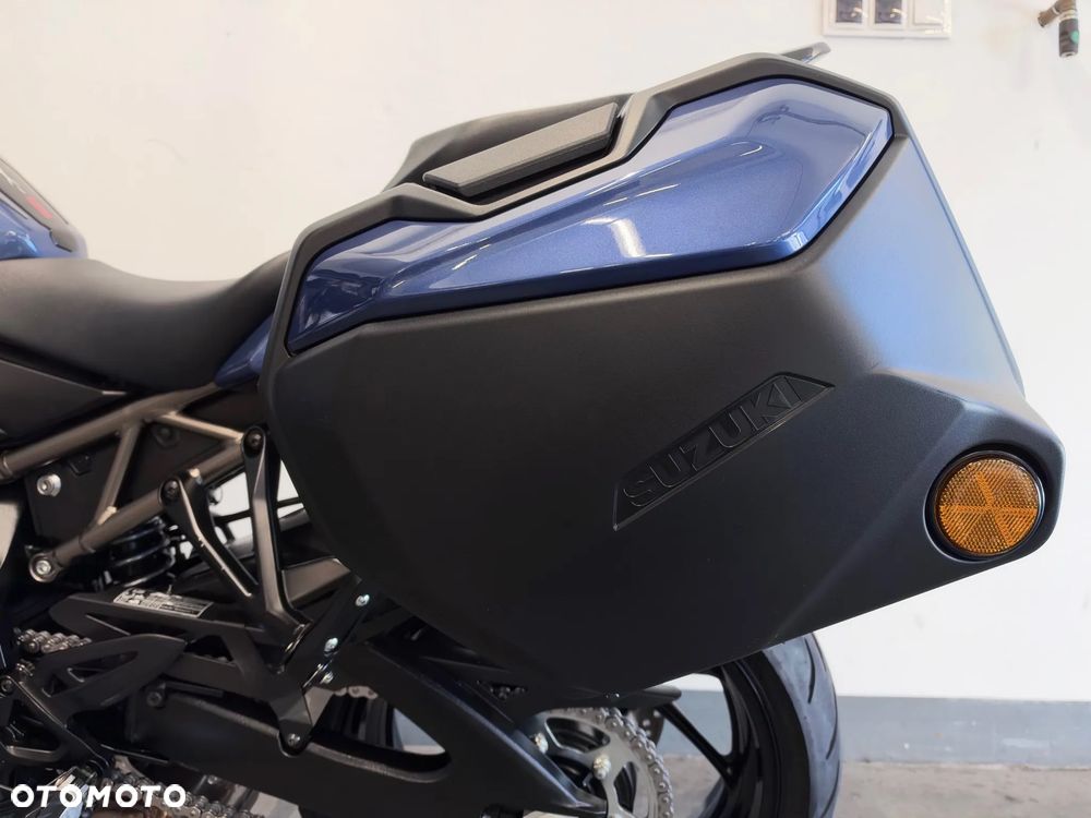 Suzuki GSX - 26